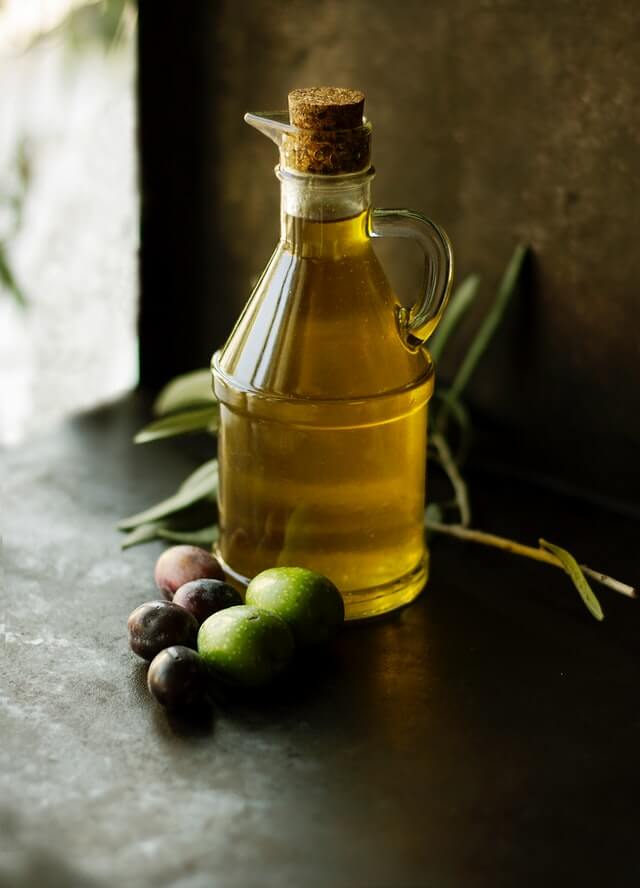 Huile d'olive de qualité et olives
